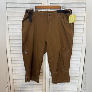 Novara NWT Women’s Flip Capri Bike Shorts Size XL